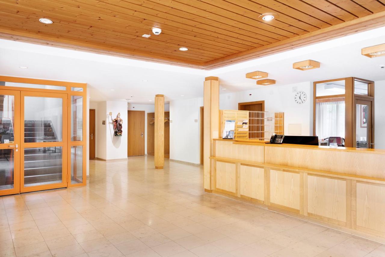 Hotel & Bildungshaus St. Jodern Visp Exterior photo
