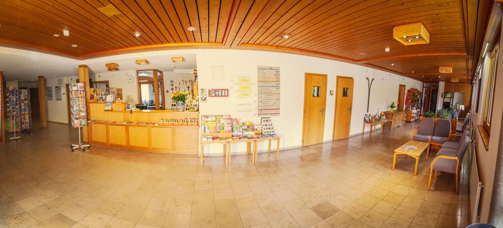 Hotel & Bildungshaus St. Jodern Visp Exterior photo